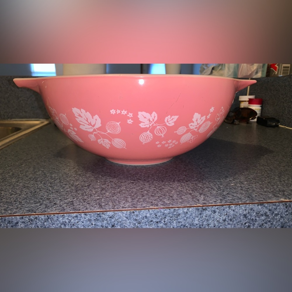 VINTAGE PYREX GOOSEBERRY PRINCESS 🌷4 QUART BOWL (PINK) ❤️